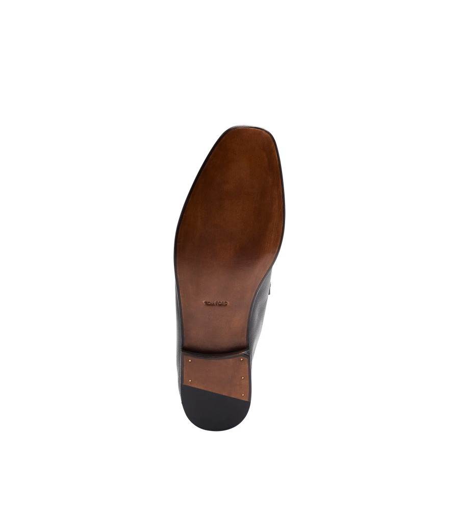 SOFT SUPPLE LEATHER GIGI TWISTED BAND LOAFER