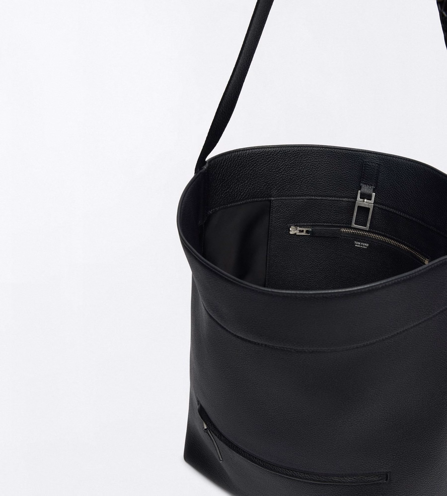 GRAIN LEATHER SOFT LINE BUCKET BAG
