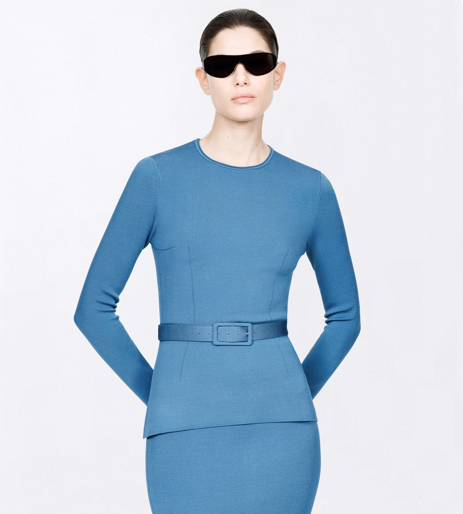 LONG SLEEVE FITTED CREWNECK WITH SHAPING DETAILS AND SELF BELT
