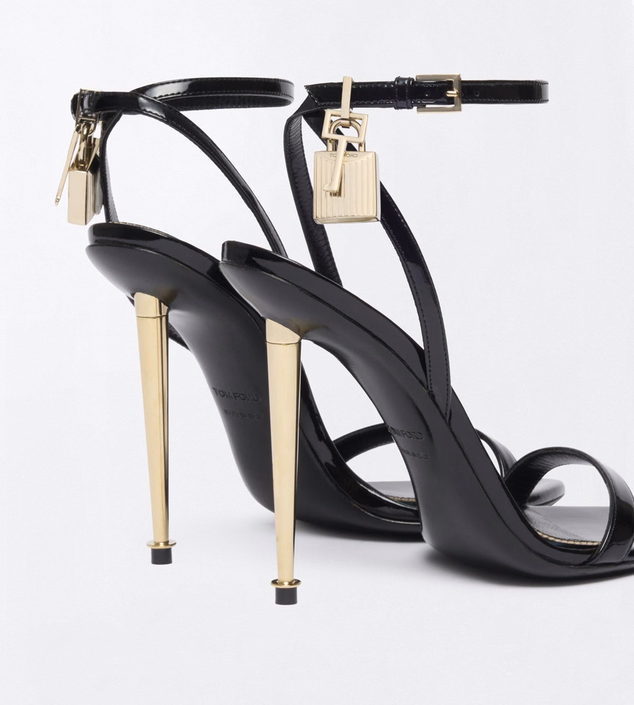 PATENT LEATHER PADLOCK POINTY NAKED SANDAL