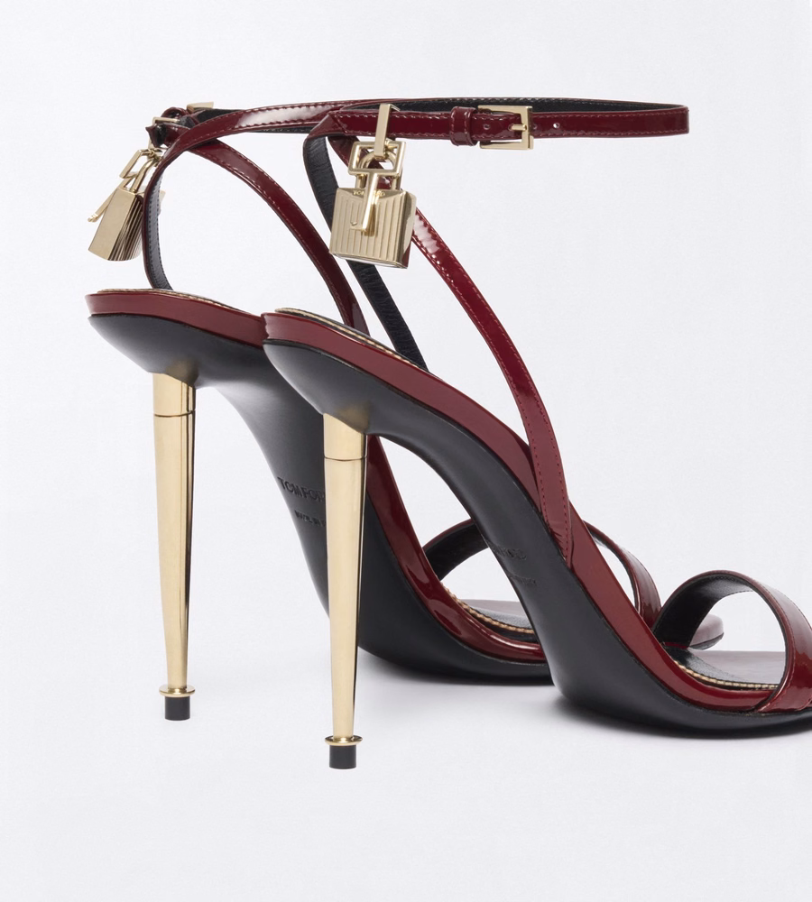 PATENT LEATHER PADLOCK POINTY NAKED SANDAL