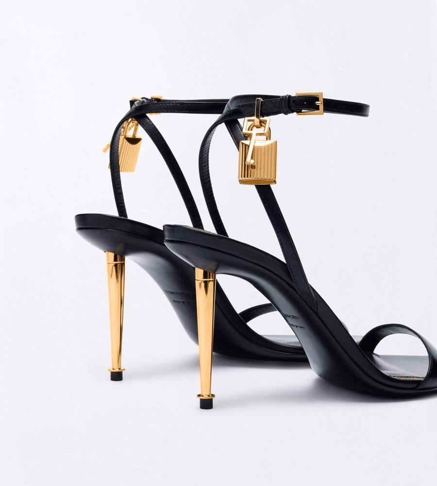 SHINY LEATHER PADLOCK POINTY NAKED SANDAL 85MM