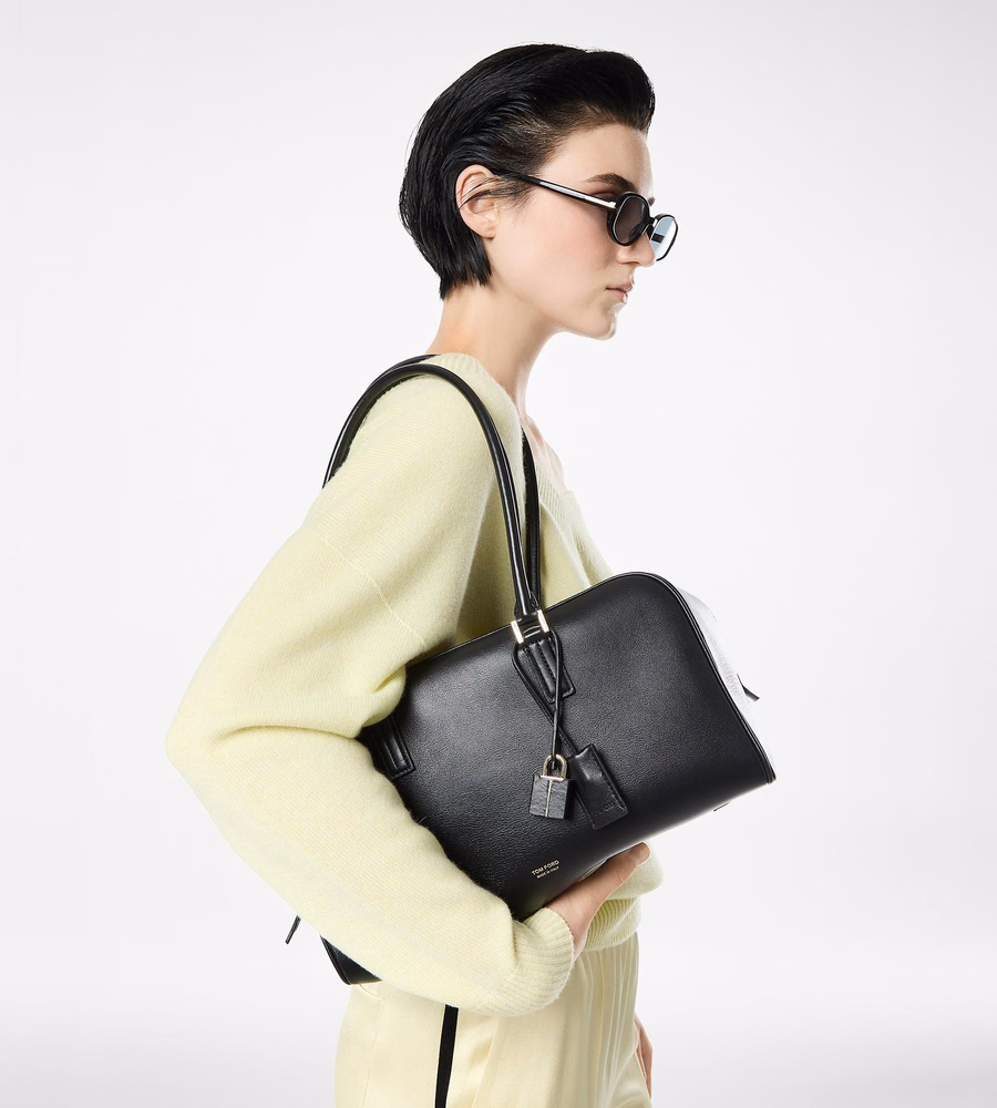 SUPPLE LEATHER ZIPPED SMALL STRYKE SHOULDER BAG