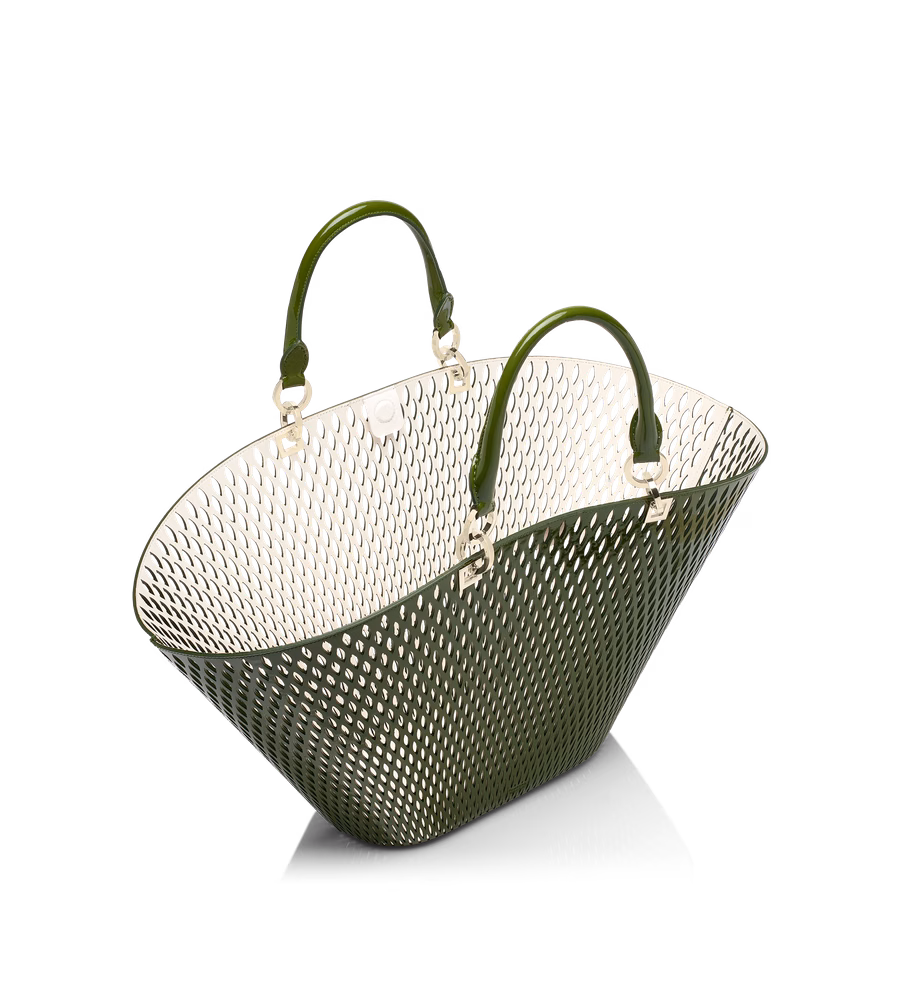 CUT OUT PATENT LEATHER LARGE PANIER