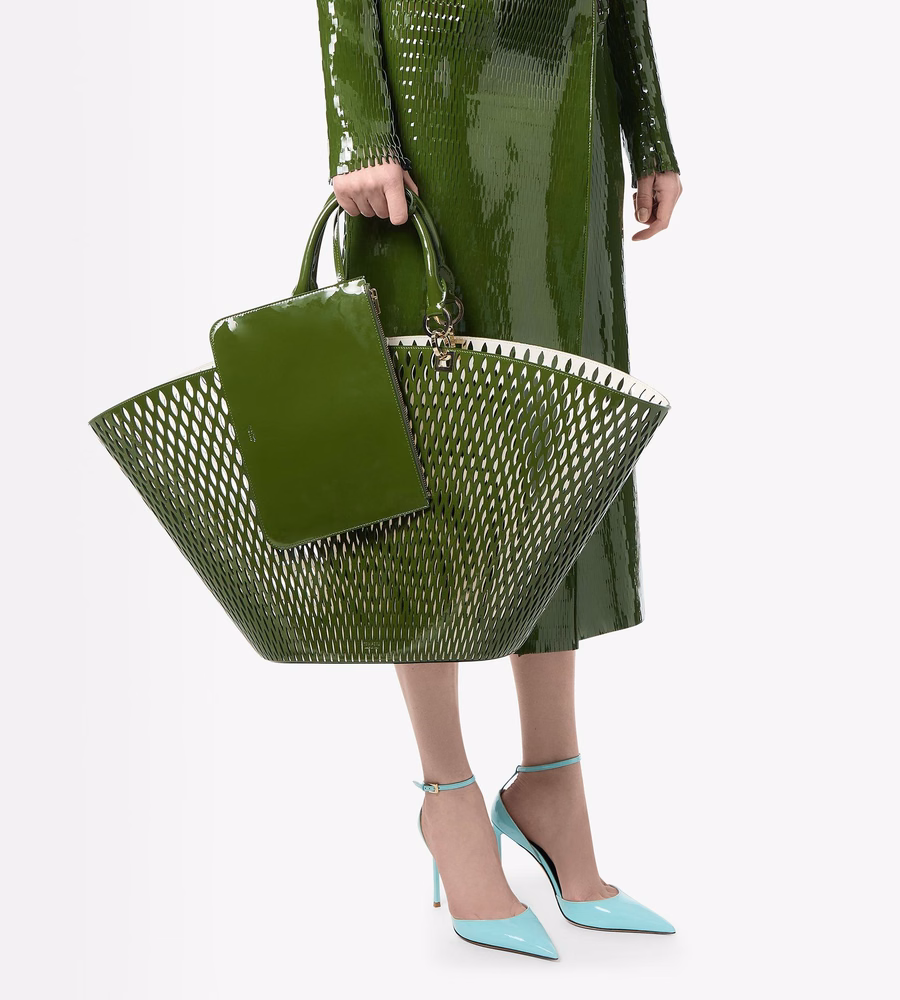 CUT OUT PATENT LEATHER LARGE PANIER
