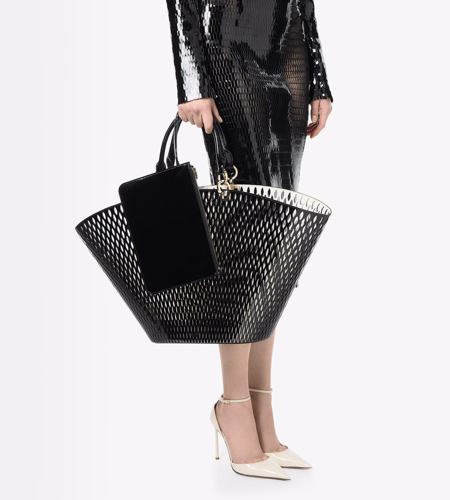 CUT OUT PATENT LEATHER LARGE PANIER